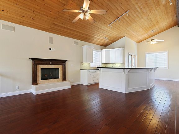 Open Floorplan. Living Area. Kitchen