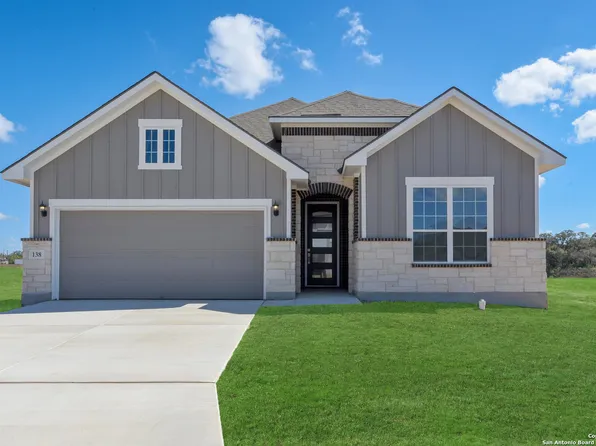 138 Mallorys Way, Castroville, TX 78009