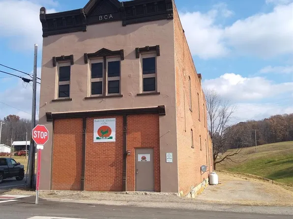 104 S Main St, Hillsboro, OH 45133