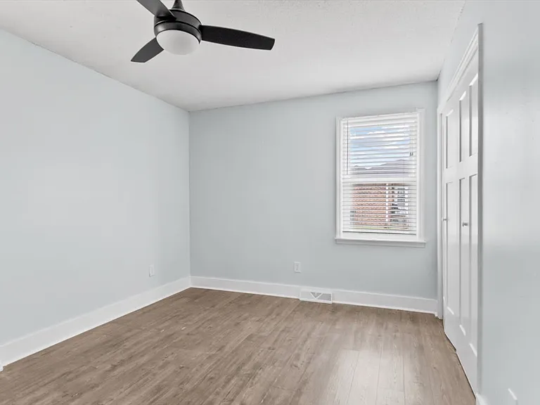 201 Hunter Dr — Photo 17