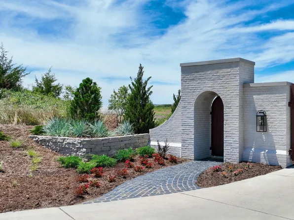 12647 E Canongate Cir, Wichita, KS 67226