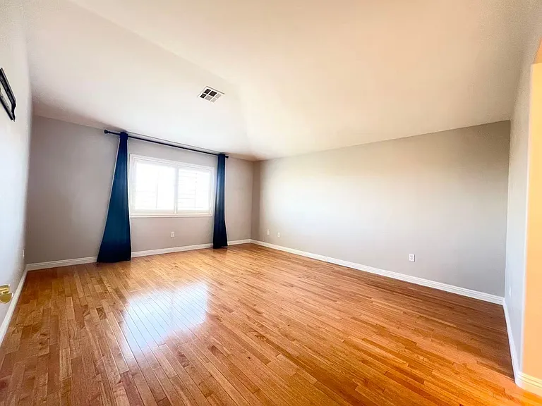 538 Los Hermanos St — Photo 18