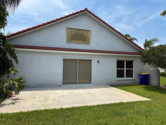 5th image of 4309 SE Scotland Cay Way
