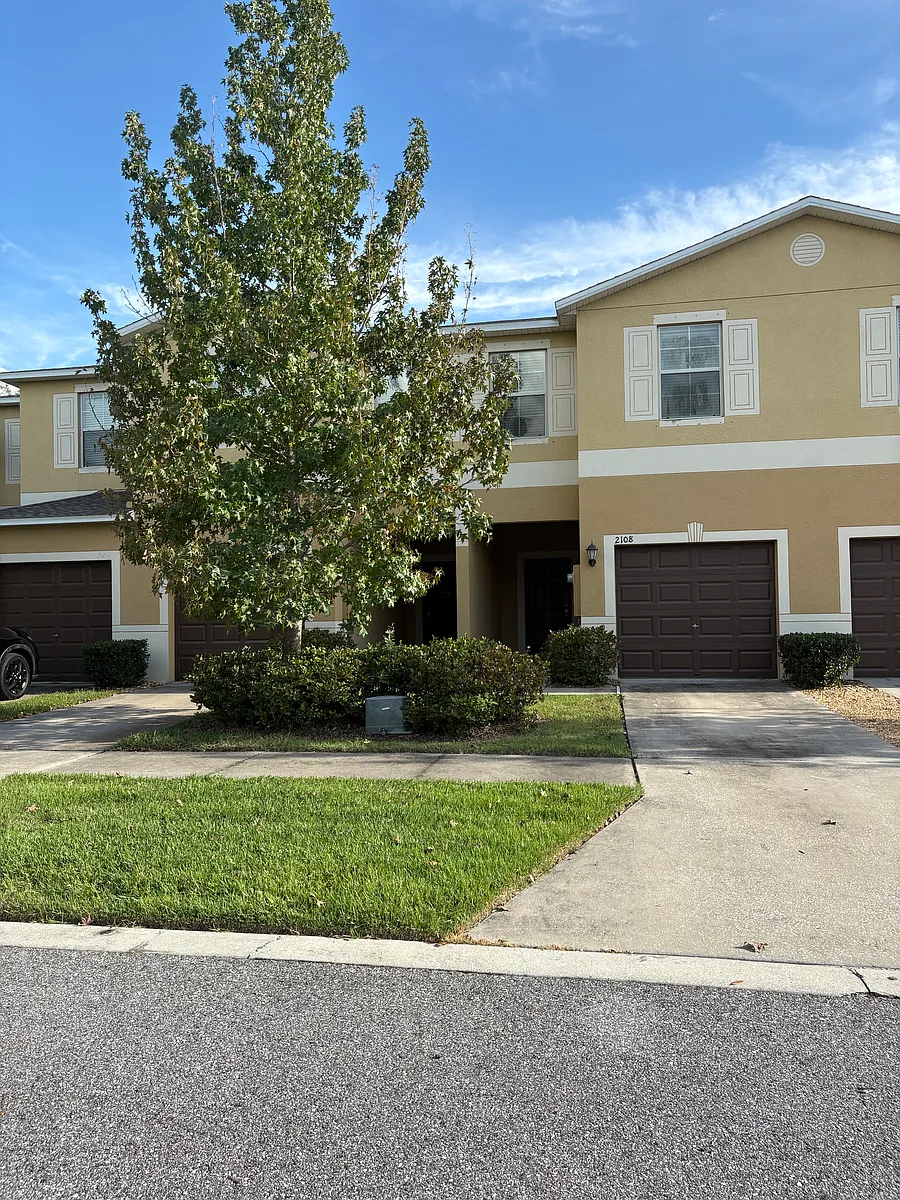 Building Photo - 2108 Golden Falcon Dr