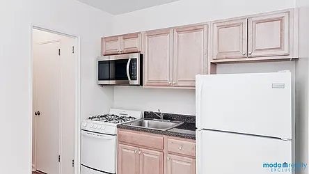 Rented by Moda Realty