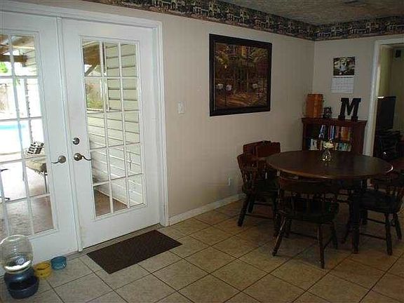 5th image of 224 Avenue E