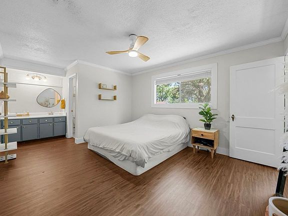2nd image of 3212 Darnell Dr