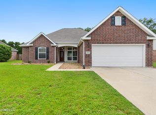2808 Rue Beaux Chenes, Ocean Springs, MS 39564