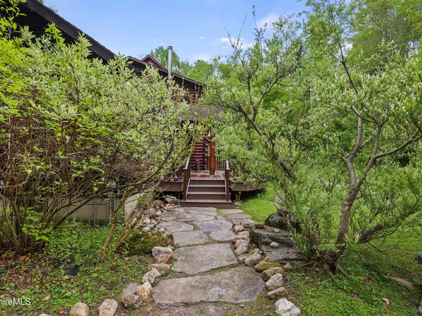 236 Surriner Rd, Becket, MA 01223