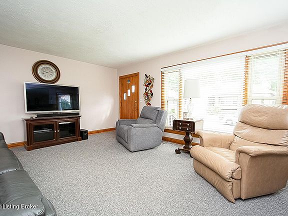 3rd image of 2344 Alexander Ave