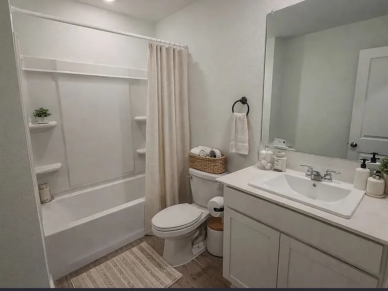 2032 Derby Ln — Photo 15