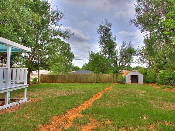 3rd image of 624 E Bouse Dr