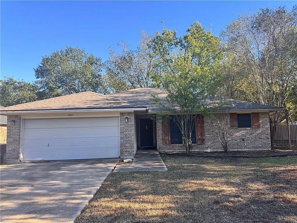 1st image of 1204 Bayou Woods Dr