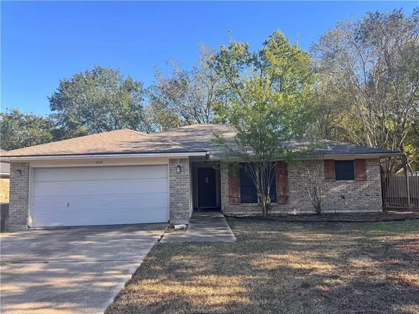 1204 Bayou Woods Dr, College Station, TX 77840