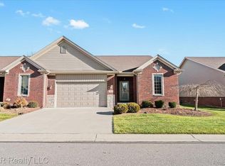 5933 Purple Martin Dr, South Rockwood, MI 48179