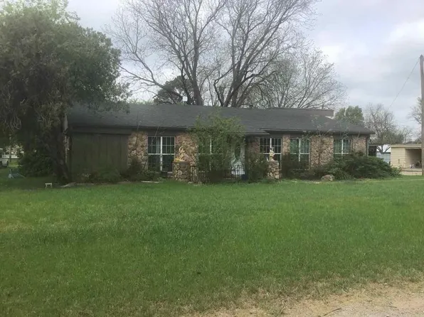 704 S 3rd Ave, Marietta, OK 73448