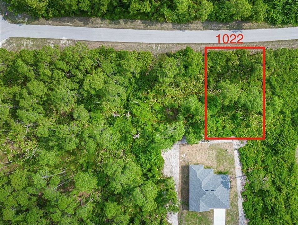 2nd image of 1022 Macy St E