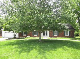 24 Edgewood Dr, Winchester, KY 40391