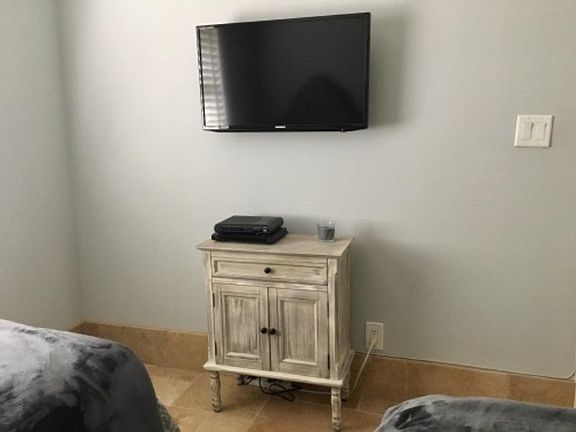 3rd image of 3056 S Oakland Forest Dr