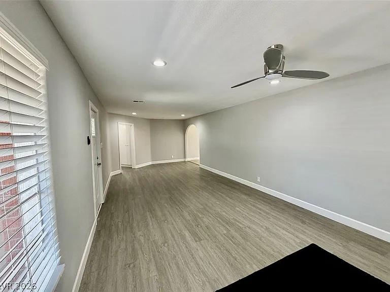 1311 Griffith Ave — Photo 16