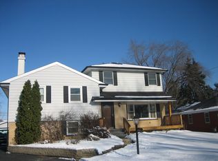 3010 Still Hill Dr, McHenry, IL 60050
