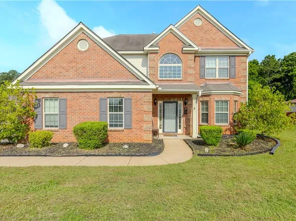 11 Sword St, Fort Mitchell, AL 36856