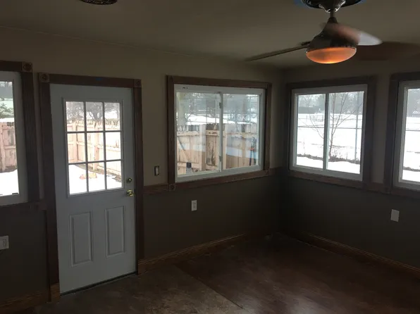 1035 Pine St, Mount Morris, MI 48458