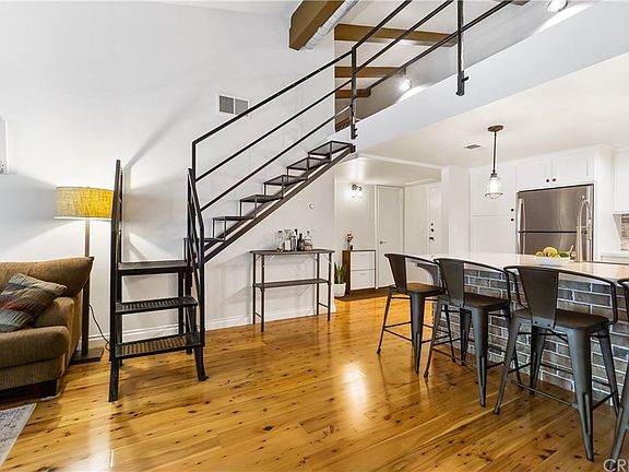 3rd image of 2700 Cahuenga Blvd E APT 4318
