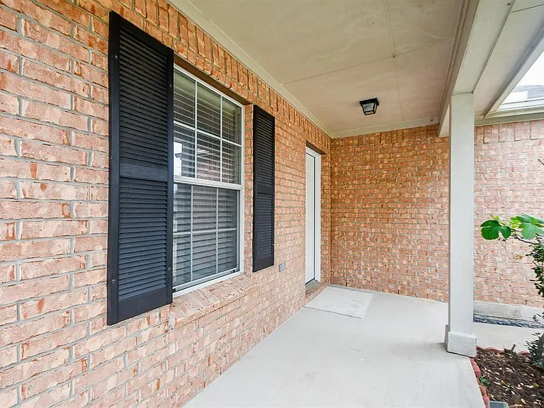 19319 Jordans Landing Ln — Photo 2