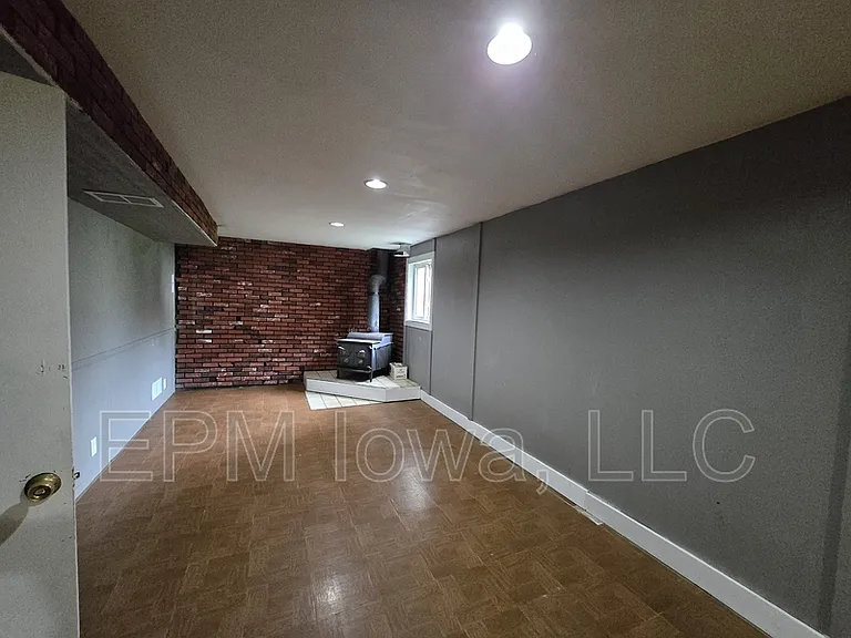 1242 Edgewood Dr — Photo 25