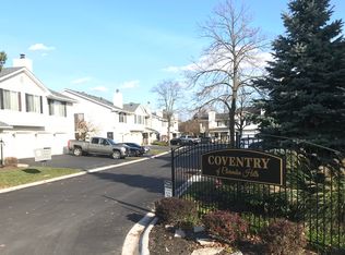 335 Coventry Ct, Clarendon Hills, IL 60514