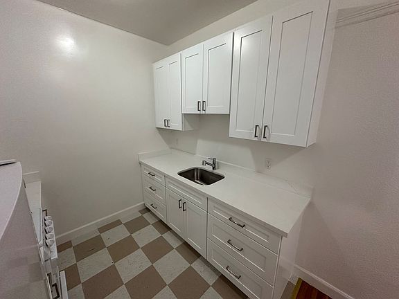 5th image of 3355 Octavia St #204