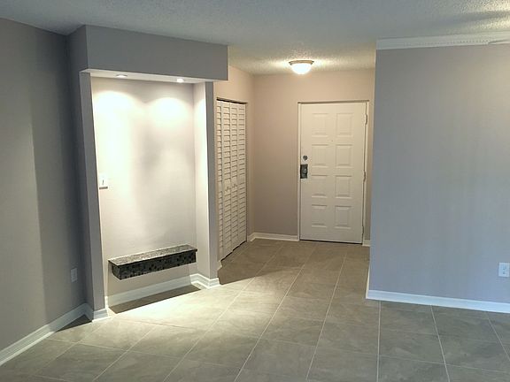 4th image of 2571 Cyprus Dr #1103