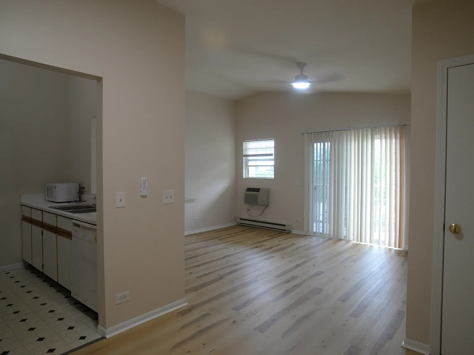 1 bed, 730 sqft, $1,450 — Photo 2