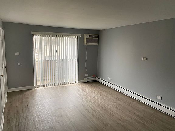 5th image of 3700-10 W 119th St #3700-2A