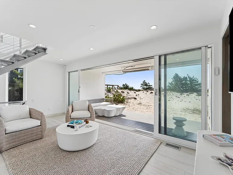 413B Dune Rd — Photo 17