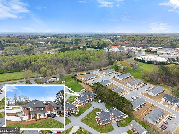 3rd image of 303 Alston Ridge Ct