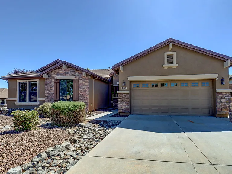 2905 Leonita Ct — Photo 3