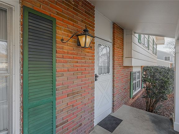 4th image of 566 Black Walnut Dr