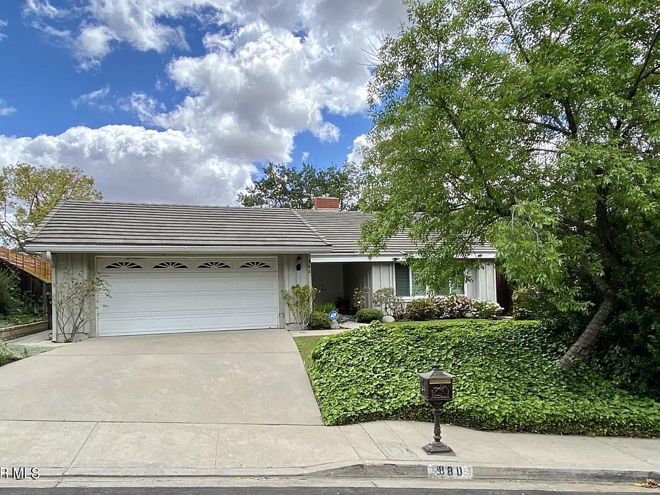1st image of 880 Rim Crest Dr