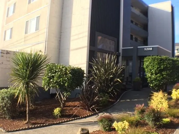 5200 University Way NE APT 404, Seattle, WA 98105