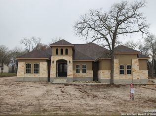 322 Rosewood Dr, La Vernia, TX 78121
