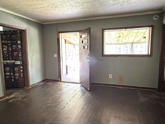 4th image of 6118 Mount Zion Rd