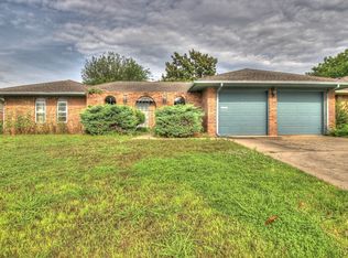 2107 Fox Ave, Moore, OK 73160