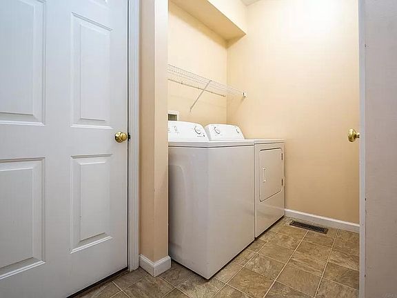 5th image of 37 Daffodil Ct