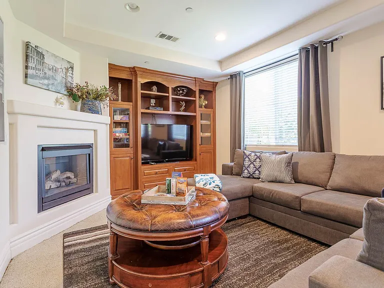15935 W Archwood Ln — Photo 11