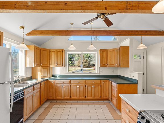 5th image of 207 Hilldale Avenue
