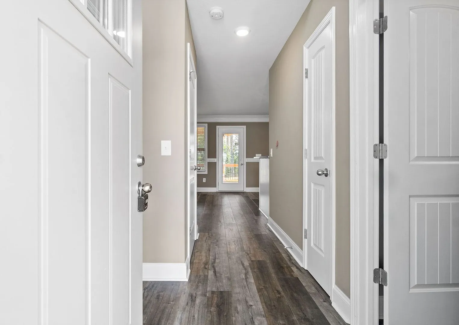 Pet Friendly Three Bedroom in Autumn Creek! — Photo 4