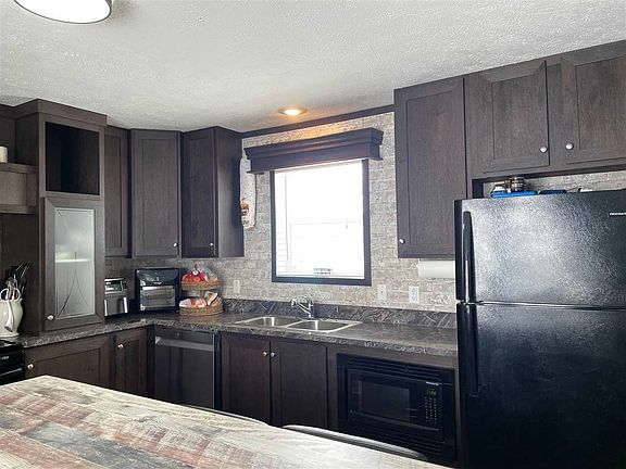 4th image of 8584 Park Way