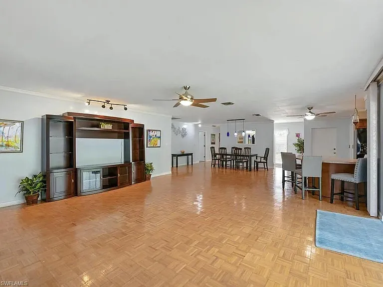 851 Perrine Ct — Photo 14